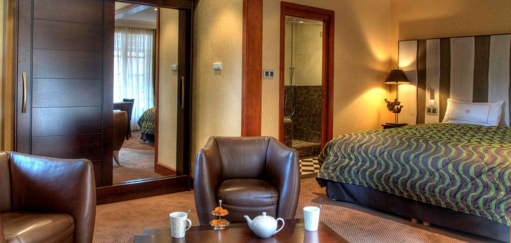 Hostellerie Des Chateaux & Spa أوتْروت الغرفة الصورة